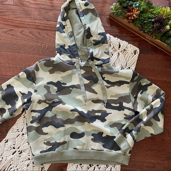 H&M • Bundle of 4 cropped hoodies - Picture 12 of 14